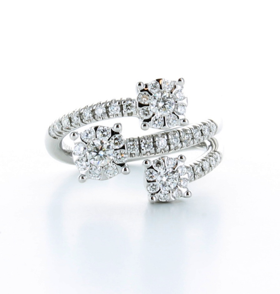 GENEVE RING ENGAGEMENT 7.28 18K WHITE GOLD 54